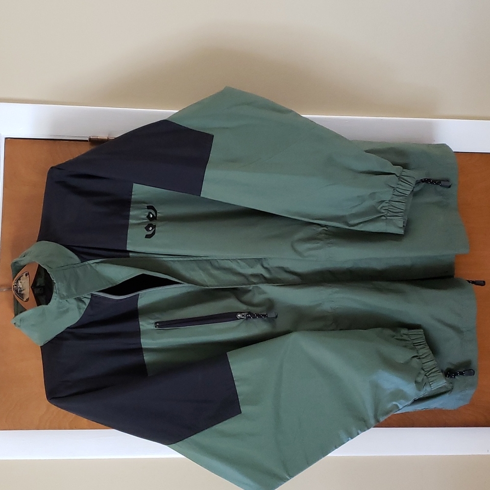 Dunbrooke man's 100%nylon jacket, machine wash
